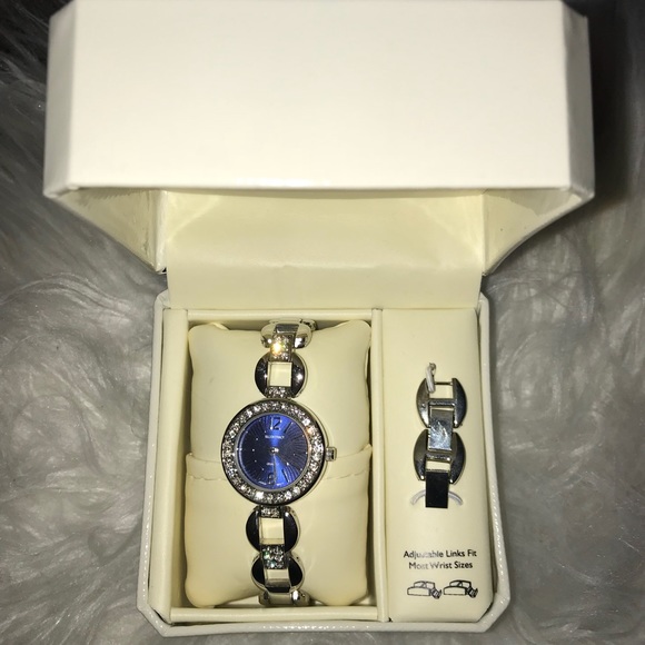 Brand new Ellen Tracy Watch - Picture 1 of 4